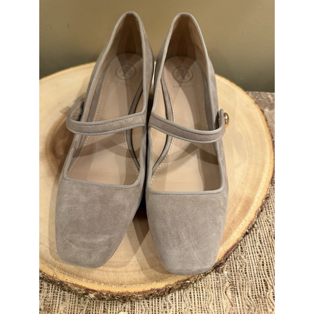 Tory Burch Marisa 40mm Mary Jane Pump in Grey Suede Strap Gold Accent Sz-7 298$ - Picture 11 of 11